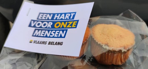 Roosdaal: Vlaams Belang bakt 300 koekjes voor wzc Onze-Lieve-Vrouw