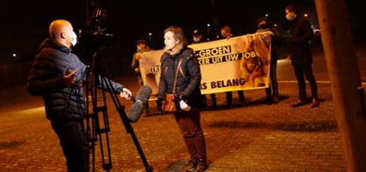 Protestactie (met o.m. Alain Verschaeren uit Tremelo) aan kerncentrale Doel tegen kernuitstap